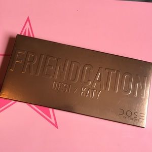 Dose of colors Friendcation palette